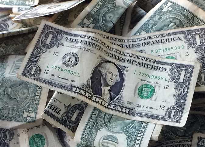 استقرار سعر الدولار في البنوك