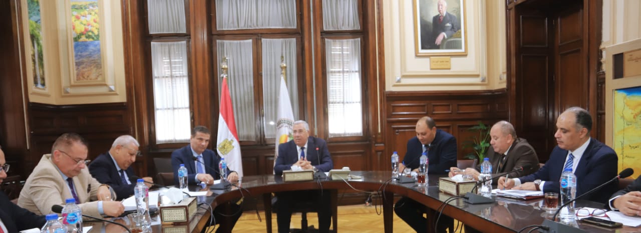 وزير الزراعة ورئيس البنك الزراعي يبحثان التوسع في تمويل مشروعات الإنتاج الزراعي 