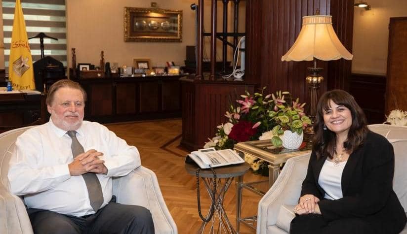 القائم باعمال محافظ البنك المركزي ووزيرة الهجرة