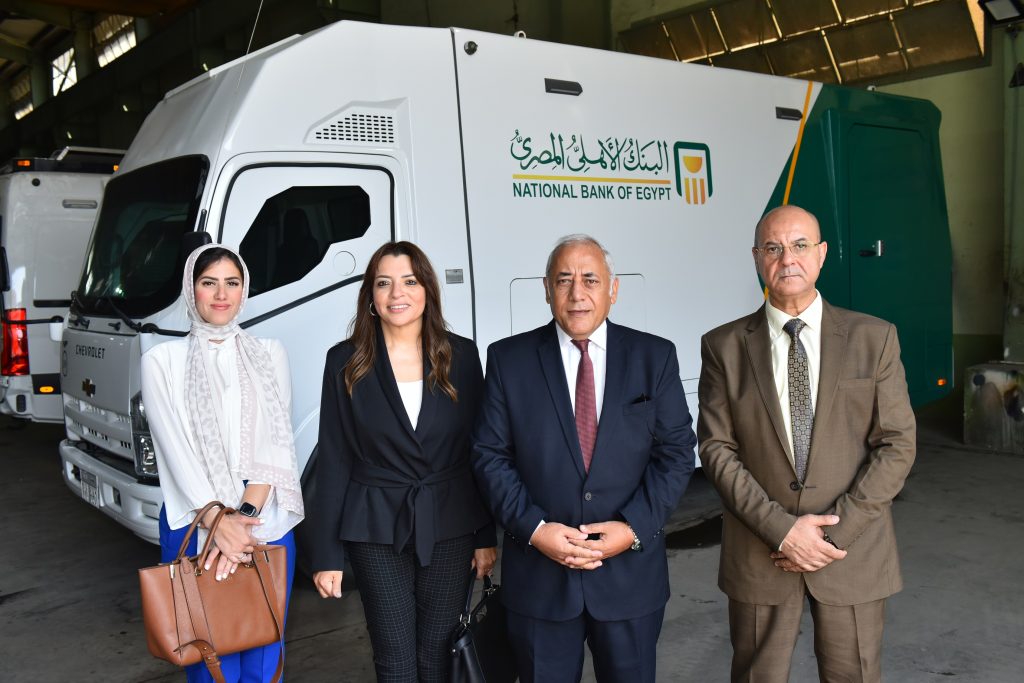 البنك الأهلي يتعاون مع مصنع قادر لتصنيع وتوريد سيارات الصراف الآلي المتنقلة الجديدة البنك الأهلي يتعاون مع مصنع قادر لتصنيع وتوريد سيارات الصراف الآلي المتنقلة الجديدة