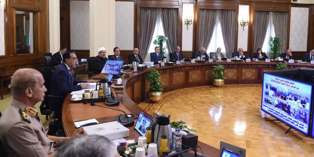 الحكومة توافق على قانون يسمح للمصريين بالخارج باستيراد سيارات معفأة من الضرائب