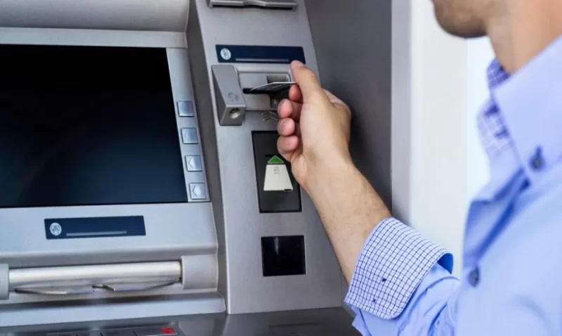 ماكينة الـATM