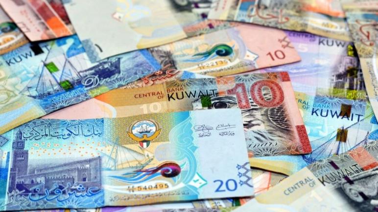 سعر الدينار الكويتي في البنوك المصرية