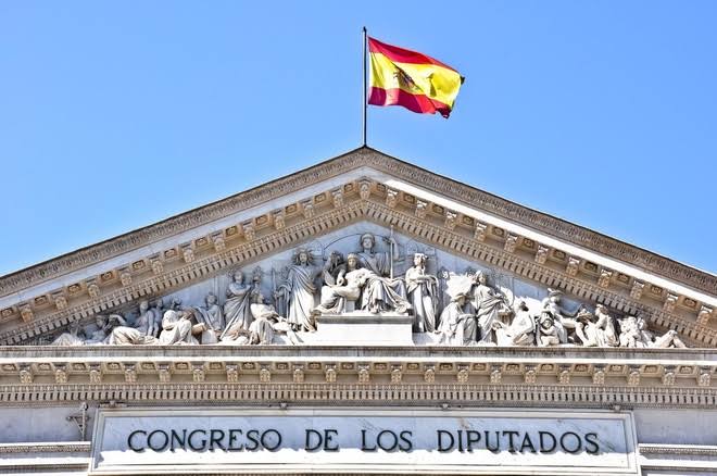 الحكومة الإسبانية تدعو البنوك لمساعدة المتضررين من أعباء القروض العقارية