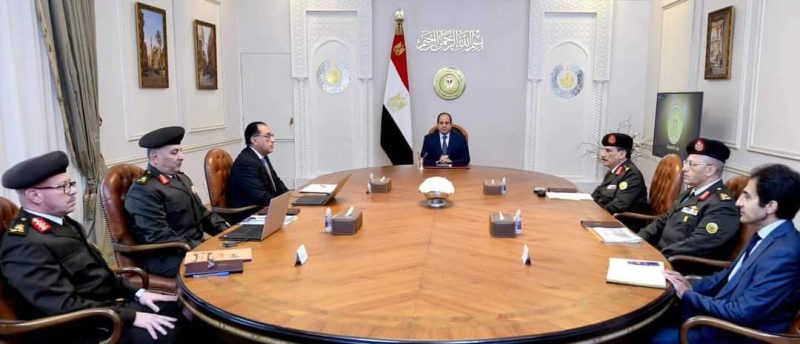 اجتماع الرئيس السيسي مع رئيس مجلس الوزراء وعدد من رؤساء القوات المسلحة