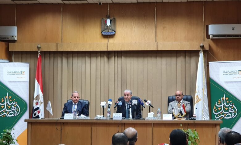 توقيع بروتوكول تعاون بين وزارة التموين ممثلة في الدكتور علي المصيلحي والبنك الأهلي المصري ممثل في هشام عكاشة عكاشة رئيس البنك
