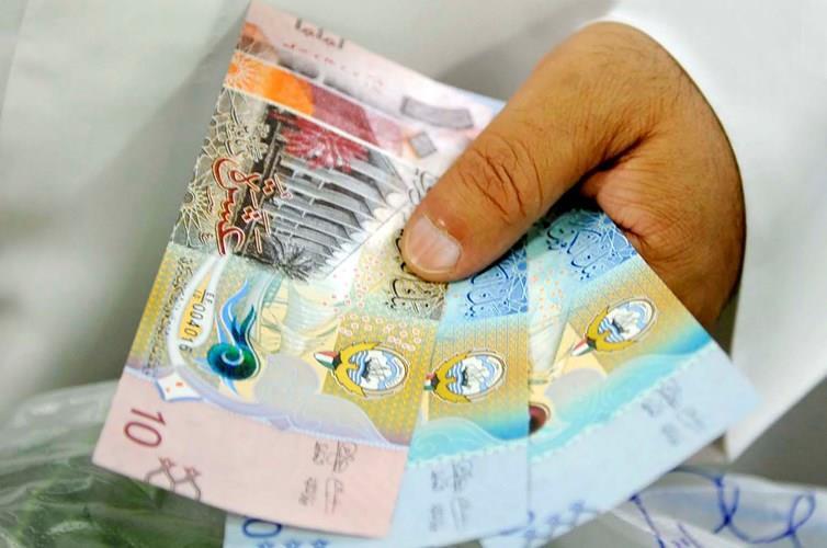 سعر الدينار الكويتي في البنوك المصرية