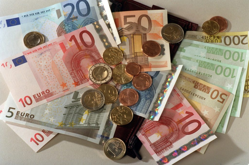 سعر اليورو بالبنوك أمام الجنيه اليوم الإثنين 7-11- 2022 سعر اليورو في البنوك المصرية