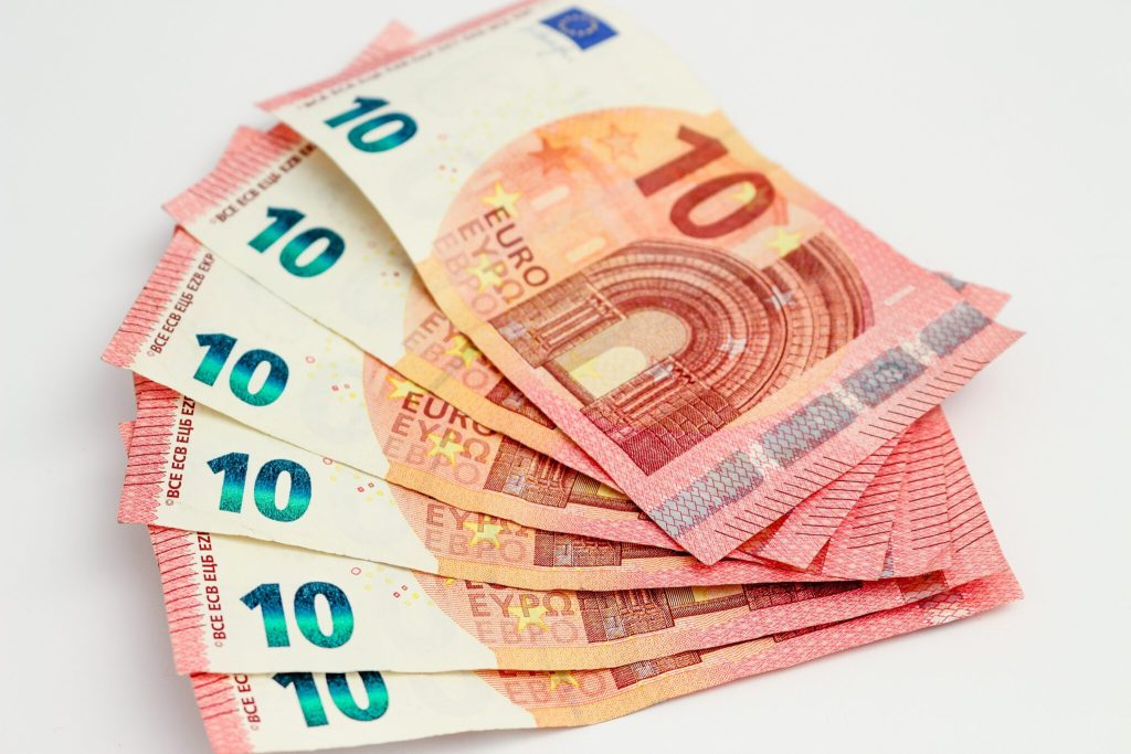 سعر اليورو بالبنوك أمام الجنيه اليوم الخميس 3-11- 2022 سعر اليورو في البنوك المصرية