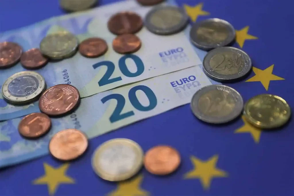 سعر اليورو بالبنوك أمام الجنيه اليوم الأربعاء 30-11- 2022 سعر اليورو في البنوك المصرية