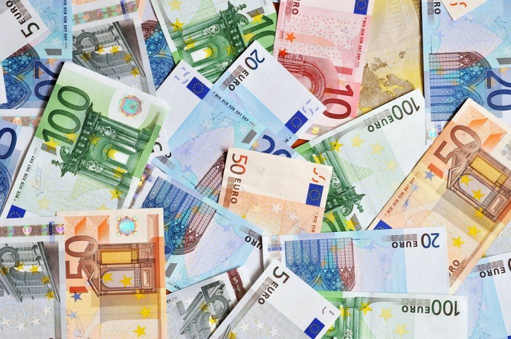 سعر اليورو بالبنوك أمام الجنيه اليوم السبت 19-11- 2022 سعر اليورو في البنوك المصريه