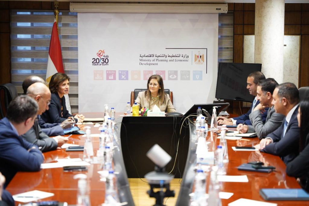 اجتماع وزيرة التخطيط والتنمية الاقتصادية مع الرئيس التنفيذي لمجموعة أورانج العالمية