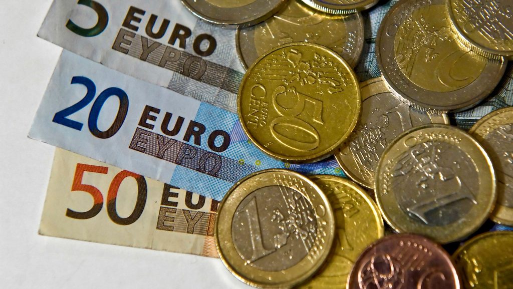 سعر اليورو بالبنوك أمام الجنيه اليوم الأربعاء 17-5-2023 سعر اليورو في البنوك المصرية