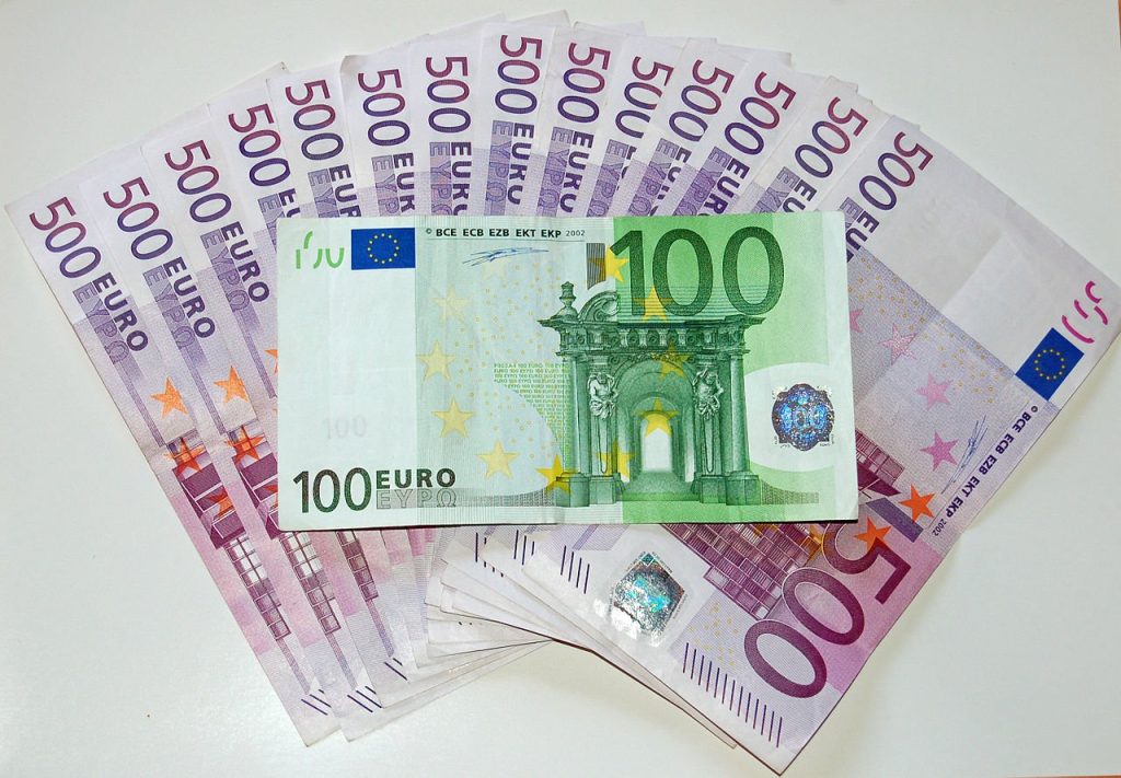 سعر اليورو بالبنوك أمام الجنيه اليوم الثلاثاء 6-12- 2022 سعر اليورو في البنوك المصرية