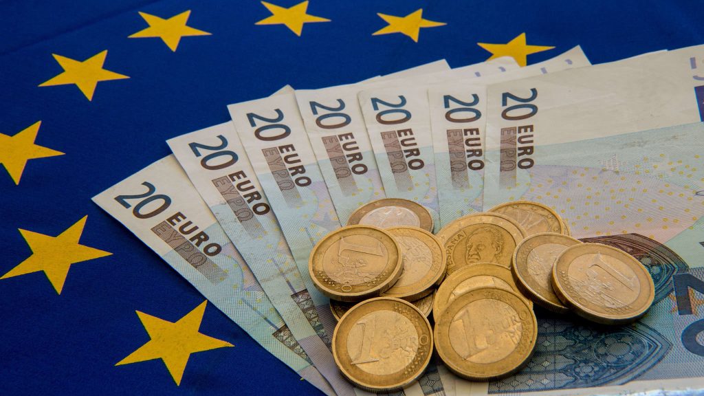 سعر اليورو بالبنوك أمام الجنيه اليوم الإثنين 5-12- 2022 سعر اليورو في البنوك المصرية
