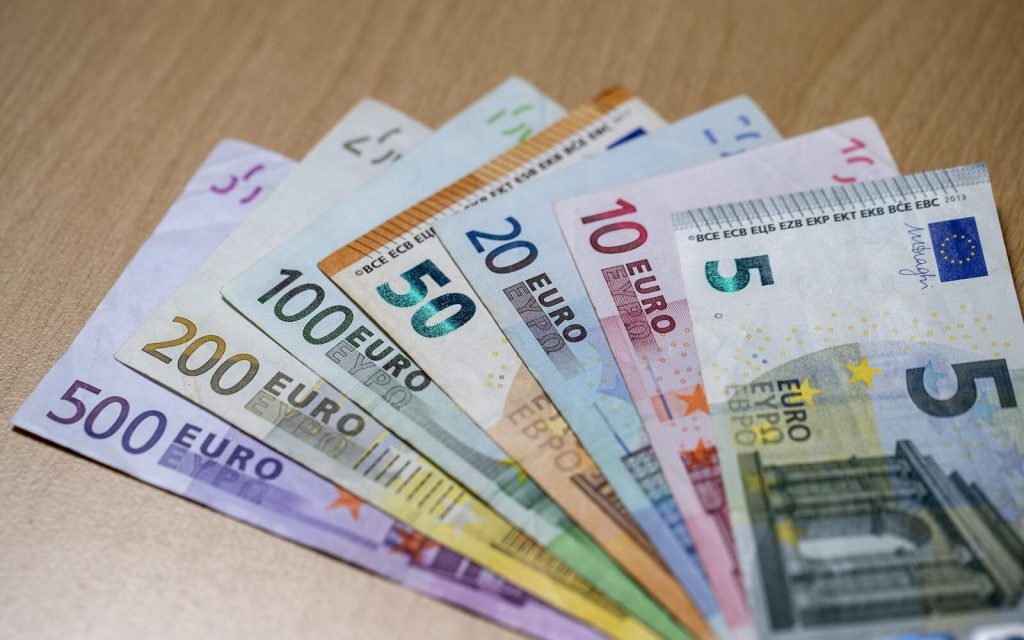 سعر اليورو بالبنوك أمام الجنيه اليوم الأحد 23-7-2023 سعر اليورو في البنوك المصرية