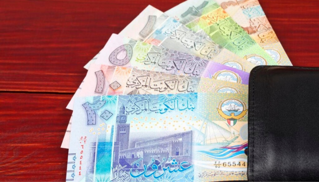 سعر الدينار الكويتي بالبنوك أمام الجنيه اليوم السبت 10-6-2023 سعر الدينار الكويتي