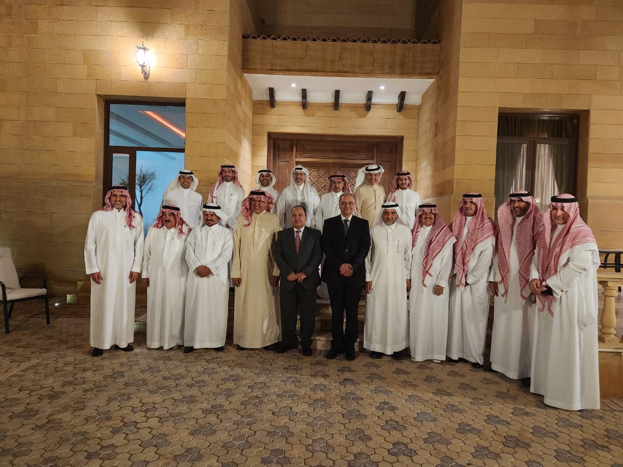 جزء من لقاء الوزير مع المستثمرين السعوديين