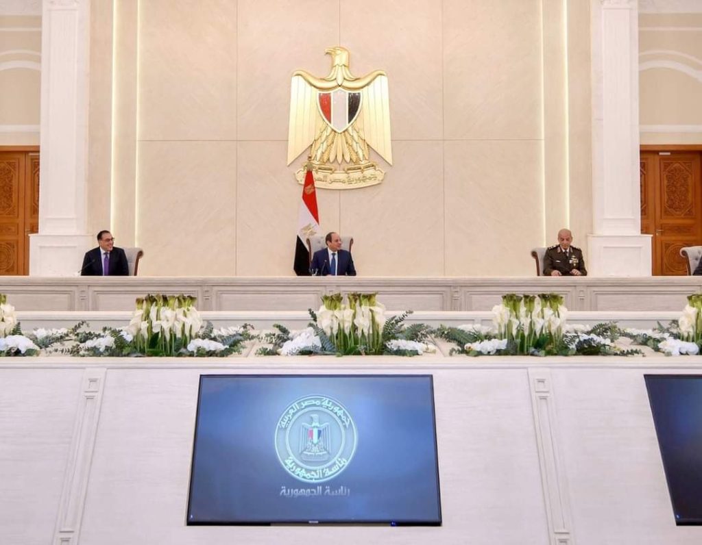 الرئيس السيسي يؤكد على أهمية التحول إلى الحكومة الذكية وبدء عصر رقمي جديد