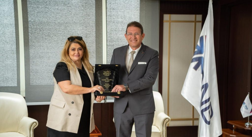 بنك QNB الأهلي يحصد جائزة «الرؤساء التنفيذيين للمساواة بين الجنسين» من منتدى الخمسين سيدة الأكثر تأثيرًا دينا عبدالفتاح، مؤسس ورئيس منتدى الخمسين سيدة الأكثر تأثيرًا
