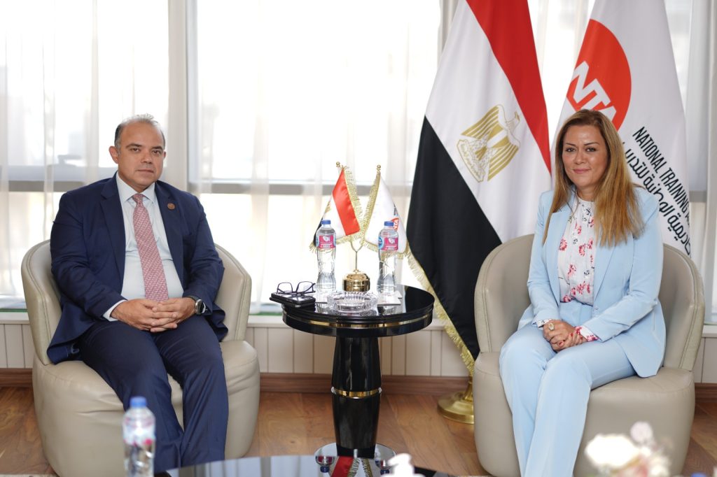 «الرقابة المالية» تتعاون مع «الوطنية للتدريب» لتعريف السيدات بالخدمات المالية غير المصرفية