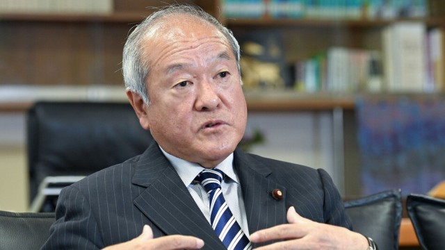 أوضح شونيتشي سوزوكي، وزير المالية الياباني