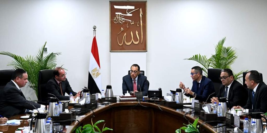 رئيس الوزراء يتابع عمل منظومة التسجيل المسبق للشحنات