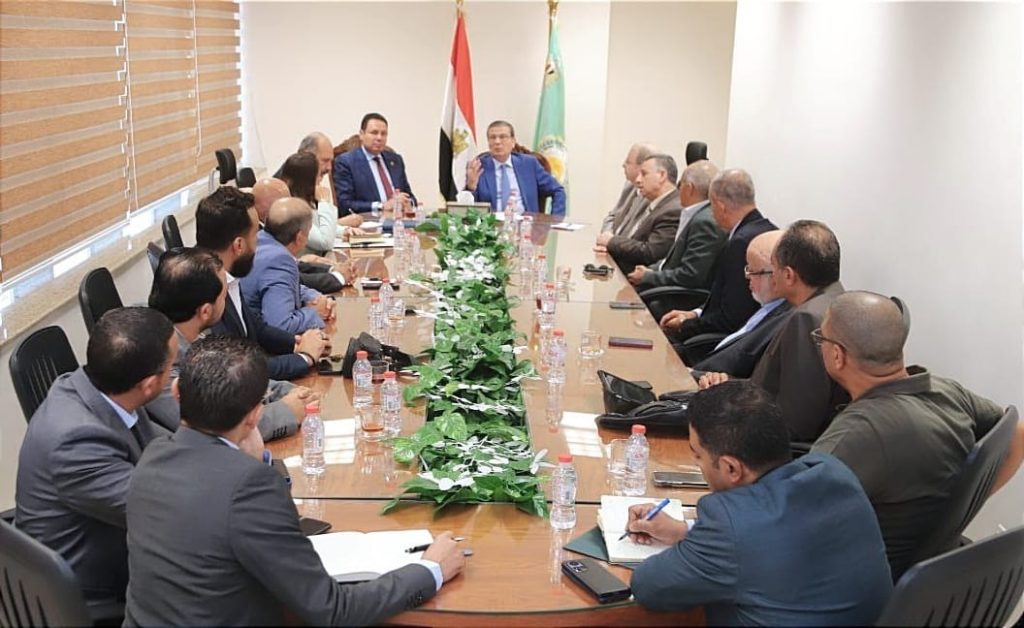 وزير الزراعة يبحث دعم وتطوير صناعة التقاوي في مصر