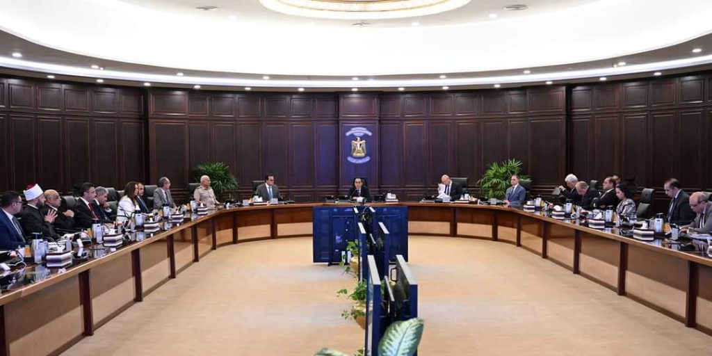 مدبولي يترأس الاجتماع الأسبوعي للحكومة بمقرها بمدينة العلمين الجديدة