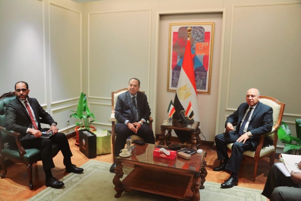 مصر والكويت تبحثان تدعيم التعاون المشترك في مجالات الصناعة والنقل واللوجستيات