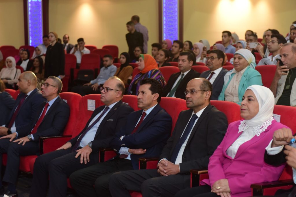 بحضور وزير الرياضة ورئيسا «الرقابة المالية» والبورصة.. انطلاق النسخة الثانية من قمة الشمول الرقمي للشباب