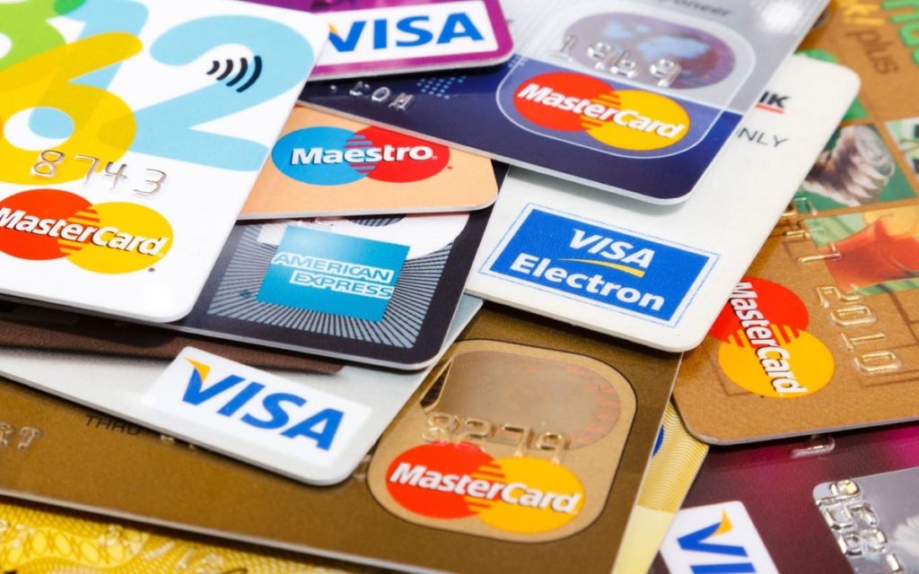 البنوك تصدر 1.8 مليون بطاقة ائتمانية للعملاء خلال 3 سنوات