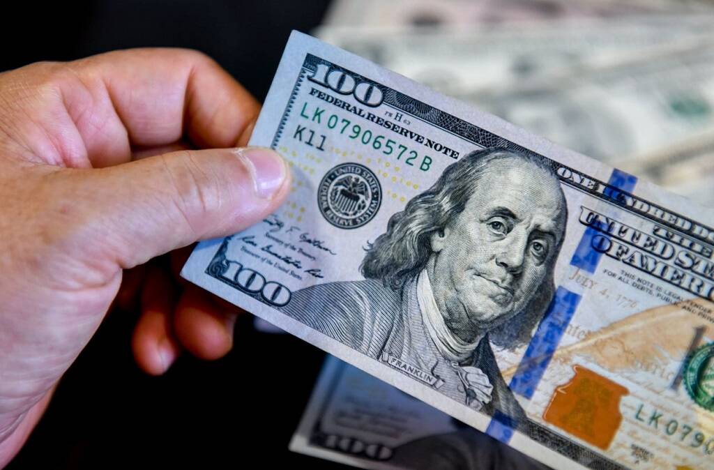 استقرار الدولار واليورو وتراجع الين مع ترقب سياسات ترامب