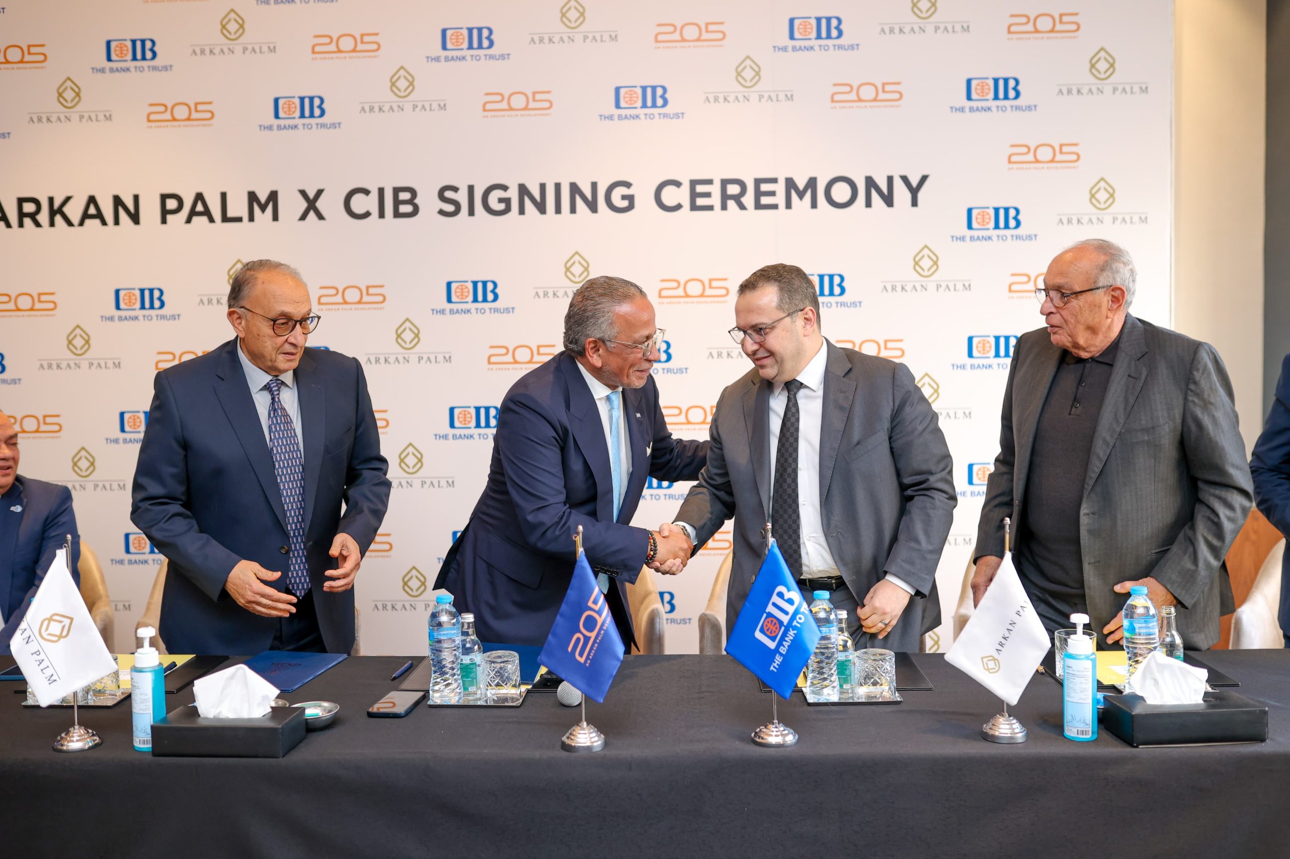 خلال مراسم مراسم توقيع العقود بين شركة أركان بالم للتطوير العقاري والبنك التجاري الدولي CIB