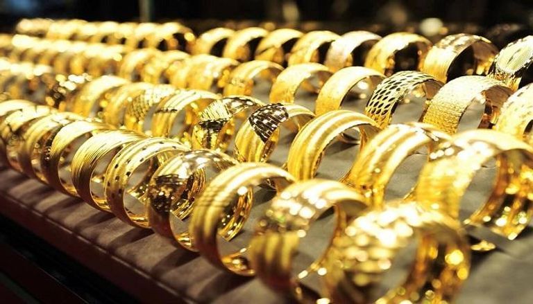 أسعار الذهب العالمية تهبط مع صعود الدولار والسندات