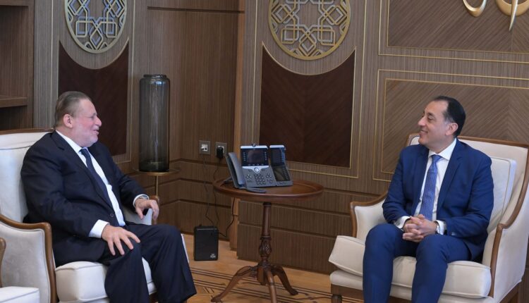 رئيس الوزراء يلتقي محافظ البنك المركزي لمتابعة المُستجدات الخاصة بالتدفقات الدولارية