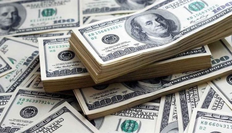 الدولار ينخفض 3 إلى 5 قروش بختام تعاملات 9 مارس 2025