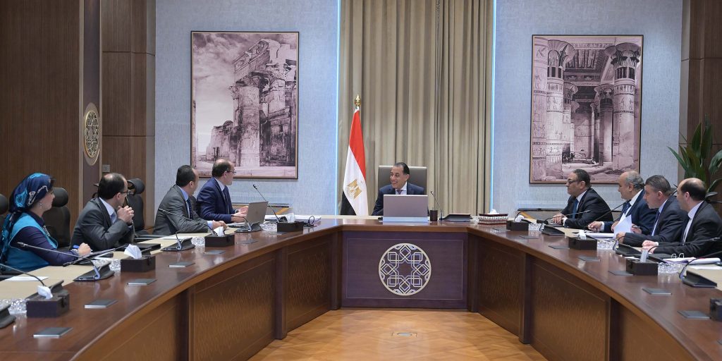 الحكومة تعلن تحقيق أعلى قيمة فائض أولي بـ 330 مليار جنيه خلال 8 أشهر جانب من الاجتماع