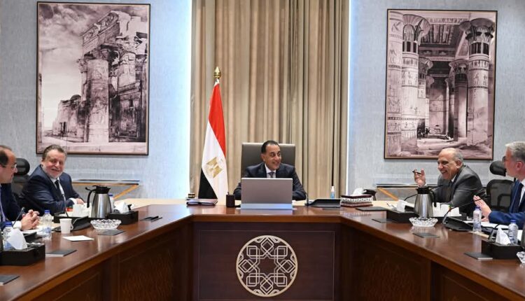 مدبولي يبحث مع محافظ المركزي جهود زيادة احتياطي العملات الأجنبية