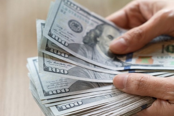 شهد سعر الدولار الأمريكي أمام الجنيه المصري، استقرارا نسبيا اليوم الجمعة 2 مايو