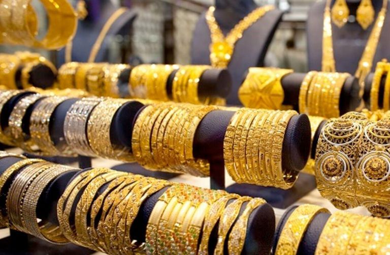 ارتفع سعر الذهب اليوم في مصر بنحو 32 جنيهًا، خلال منتصف تعاملات الجمعة