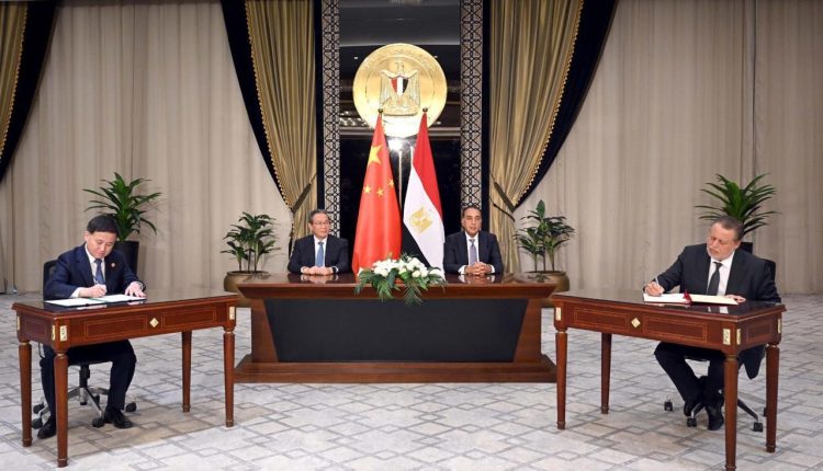 جانب من توقيع مذكرة التفاهم