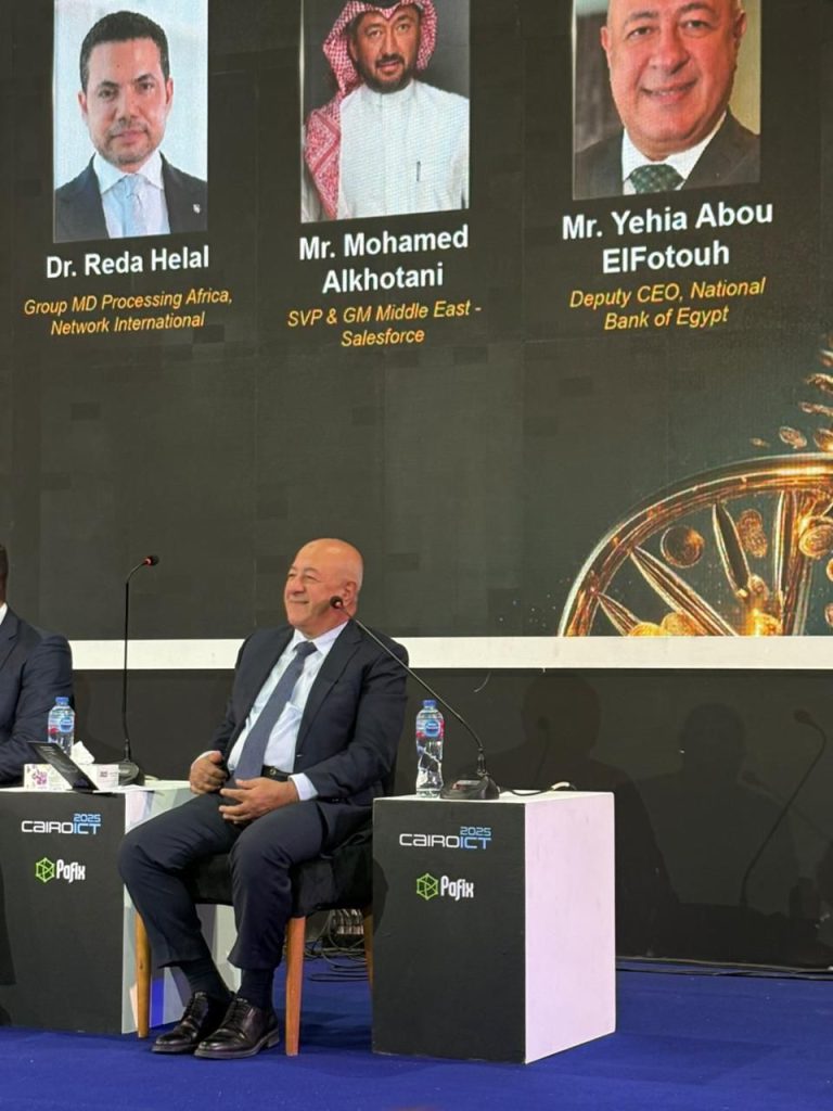 أبو الفتوح : البنك الأهلي يرصد 500 مليون جنيه استثمارات سنوية لتعزيز البنية التكنولوجية أبو الفتوح : البنك الأهلي يرصد 500 مليون جنيه استثمارات سنوية لتعزيز البنية التكنولوجية