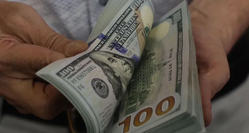 حصاد تحركات الدولار : ارتفع 12 قرشاً بختام 4 نوفمبر 2025