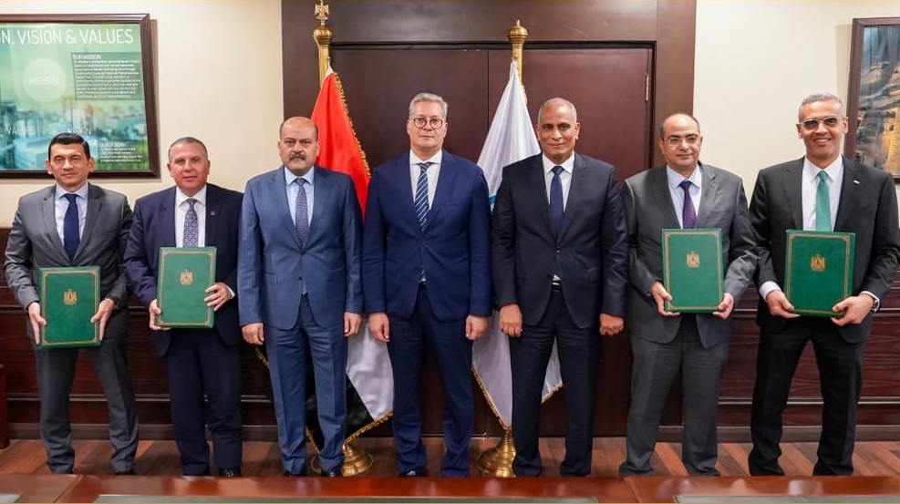البنك الأهلي مستشار مالي لتمويل مشترك بـ 140 مليون دولار لشركة العلمين لمنتجات السيليكون تحالف 4 بنوك يمول مجمع السيليكون المعدني ومشتقاته في العلمين بـ 140 مليون دولار