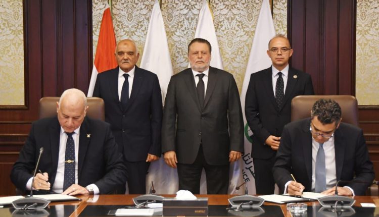 محافظ المركزي : القطاع المصرفي لن يدخر جهداً لتعزيز موارد صندوق شهداء العمليات الحربية والإرهابية والأمنية