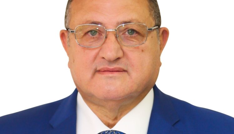 مدحت قمر الرئيس التنفيذى للبنك العقاري المصري العربى