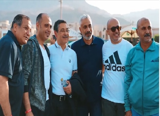 الرئيس التنفيذي، حسن غانم، وسط الموظفين خلال فعاليات الحدث