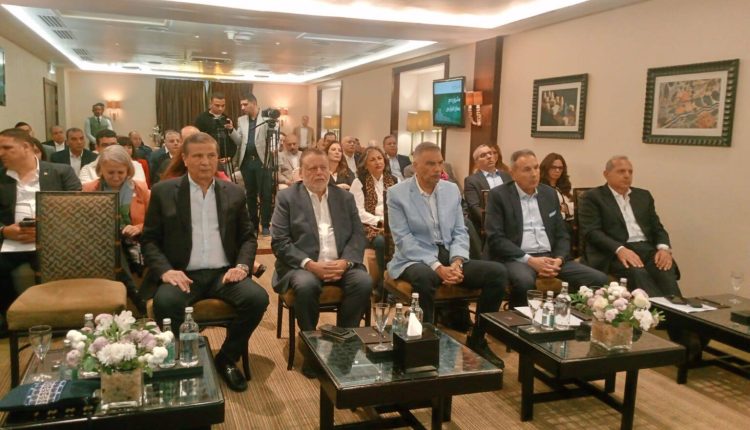 عبد الله والأتربي وعكاشة يتابعون مشروع دعم صغار المزارعين بأسوان