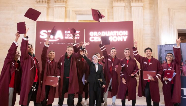 البنك الأهلي الكويتي – مصر يحتفل بتخريج دفعة جديدة من طلاب أكاديمية السويدي الفنية